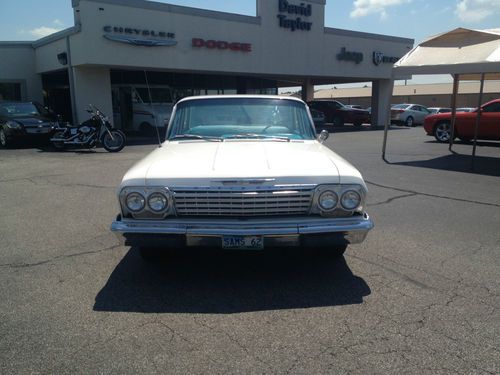 1962 chevrolet belair white 4 door