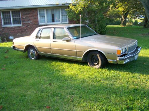 1986 Chevrolet Caprice Classic Sedan 4-Door 4.3L, image 2