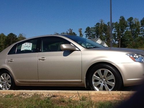 2005 avalon xls sedan one owner, new tires, clear car fax, 112,000 miles