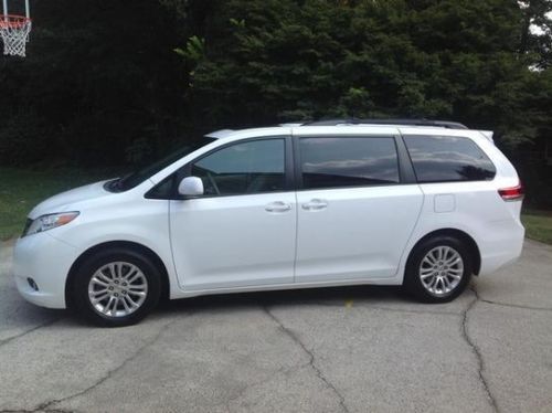 2011 toyota sienna xle mini passenger van 5-door 3.5l