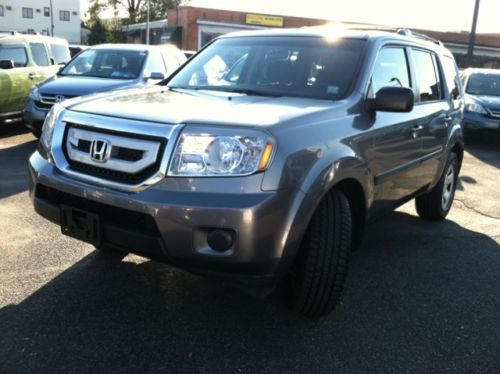 LX Certified SUV 3.5L CD 7 Speakers AM/FM radio AM/FM/CD WE FINANCE, image 2