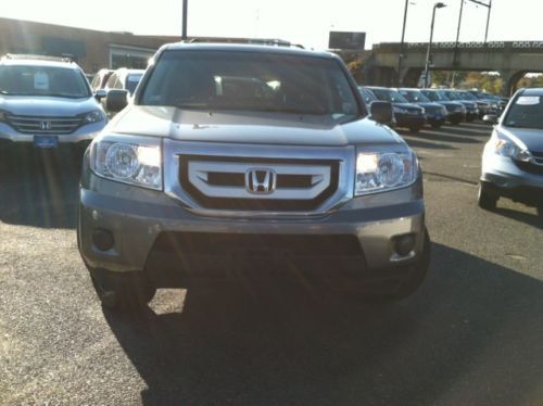 LX Certified SUV 3.5L CD 7 Speakers AM/FM radio AM/FM/CD WE FINANCE, image 7