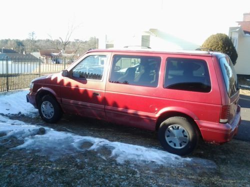 1995 plymouth voyager  mini passenger van 3-door 3.0l  (only 82k)