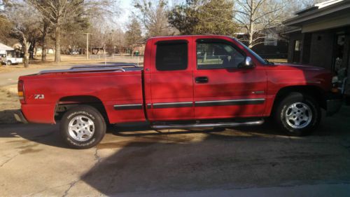 Clean well taken care of chevrolet z71 4wd extended cab pickup