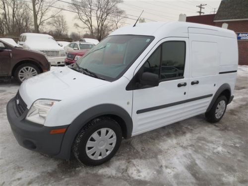 XL 2.0L Front Wheel Drive Carfax One Owner Automatic Cargo Mini Van White Clean, image 4