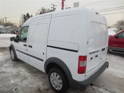 XL 2.0L Front Wheel Drive Carfax One Owner Automatic Cargo Mini Van White Clean, image 6