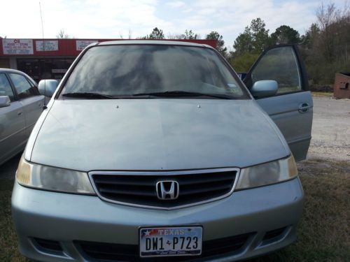 2002 green honda odyssey