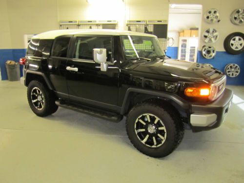 Gorgeous 2012 toyota fj cruiser sport utility 4-door 4.0l