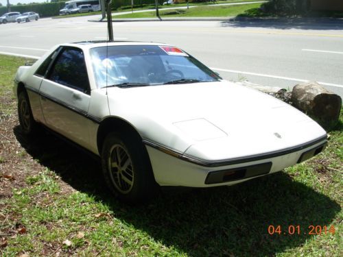 1984 pontiac fiero base coupe 2-door 2.5l