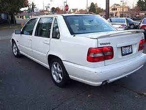 1998 volvo s70 base sedan 4-door 2.4l