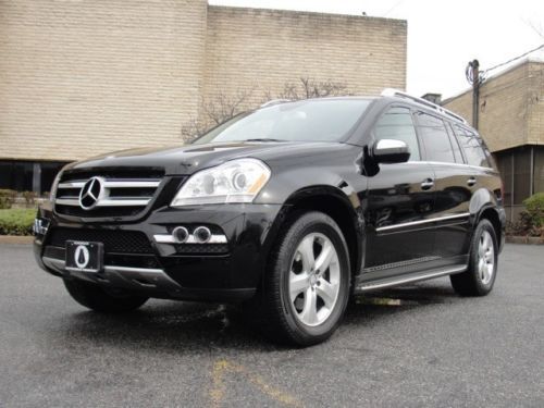 Beautiful 2010 mercedes-benz gl450 4-matic, loaded with options, just serviced