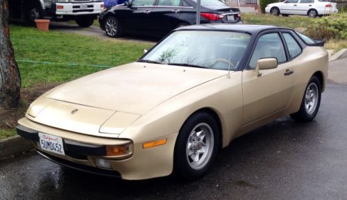 1983 porsche 944 base coupe 2-door 2.5l