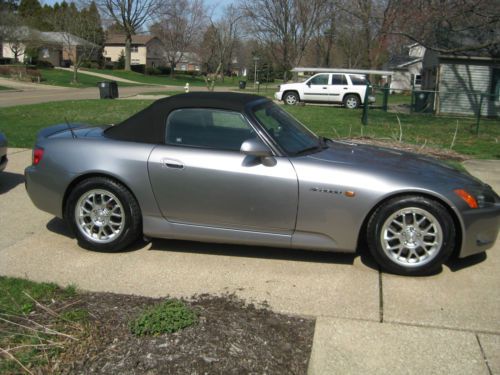 2001 honda s2000 convertible 2-door 2.0l