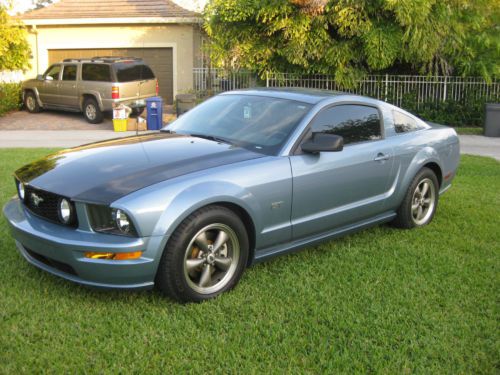 2005 mustang gt 5 speed leather 34k miles