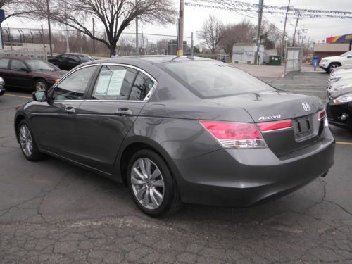 Clean Title, Leather Heated Seats, Moon Roof, Blue Tooth, Low Miles, Side Airbag, US $18,888.00, image 3