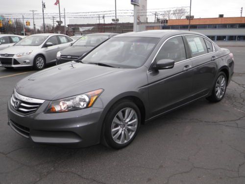 Clean Title, Leather Heated Seats, Moon Roof, Blue Tooth, Low Miles, Side Airbag, US $18,888.00, image 4