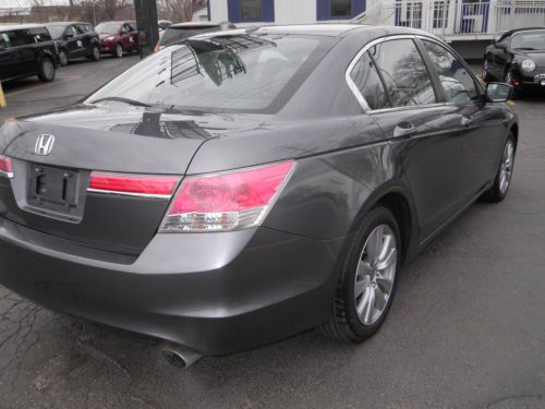 Clean Title, Leather Heated Seats, Moon Roof, Blue Tooth, Low Miles, Side Airbag, US $18,888.00, image 8
