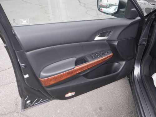 Clean Title, Leather Heated Seats, Moon Roof, Blue Tooth, Low Miles, Side Airbag, US $18,888.00, image 19