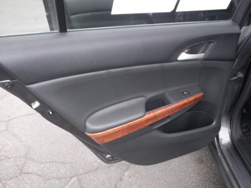 Clean Title, Leather Heated Seats, Moon Roof, Blue Tooth, Low Miles, Side Airbag, US $18,888.00, image 20