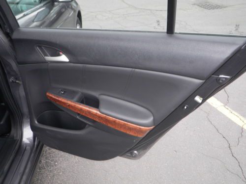 Clean Title, Leather Heated Seats, Moon Roof, Blue Tooth, Low Miles, Side Airbag, US $18,888.00, image 21