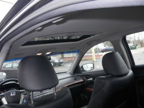 Clean Title, Leather Heated Seats, Moon Roof, Blue Tooth, Low Miles, Side Airbag, US $18,888.00, image 24