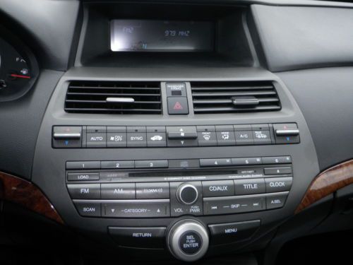 Clean Title, Leather Heated Seats, Moon Roof, Blue Tooth, Low Miles, Side Airbag, US $18,888.00, image 29