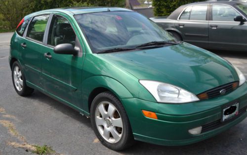 2002 ford focus zx5 hatchback 5-door 2.0l