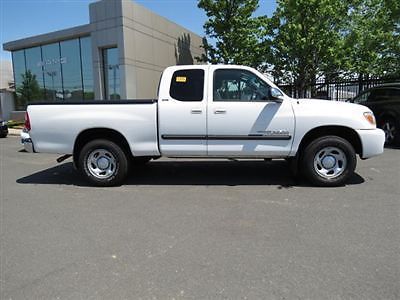 Bed cover, bedliner, cd/cassette player, tow hitch