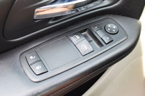 SE CD Passenger Climate Control Rear AC 3rd Row Seat 4-Wheel Disc Brakes A/C A/T, image 16