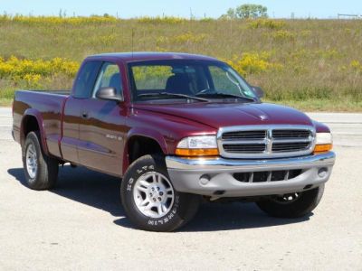 2004 dodge dakota sxt pickup w/133k miles, 2wd, new tires, water pump &amp; battery