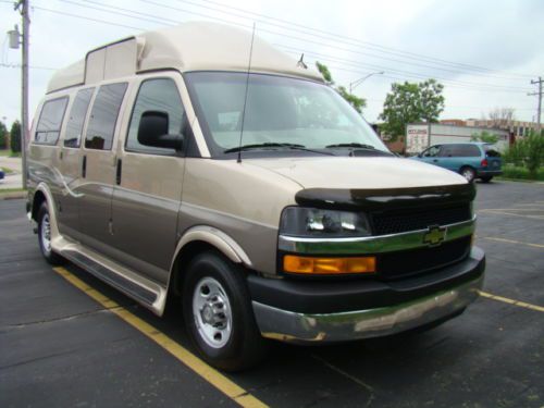 2012 chevy express g2500 - 6.0l!conversion!  handicap wheelchair !! 26&#034;tv blueth