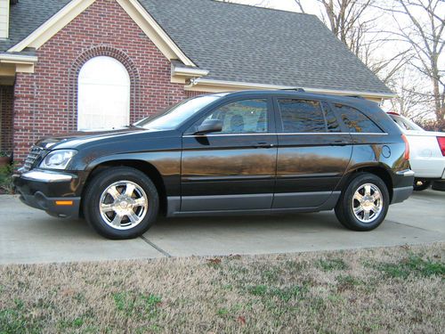 2004 chrysler pacifica touring awd nav sunroof 3rd seat entertainment leather