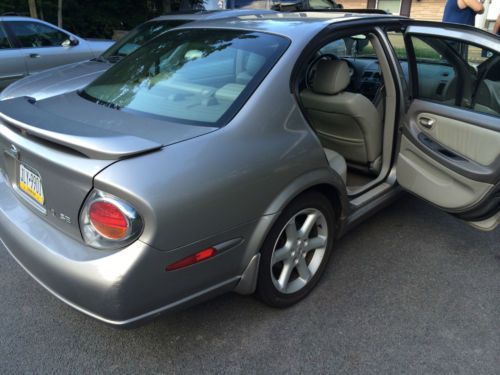 2002 nissan maxima se sedan 4-door 3.5l