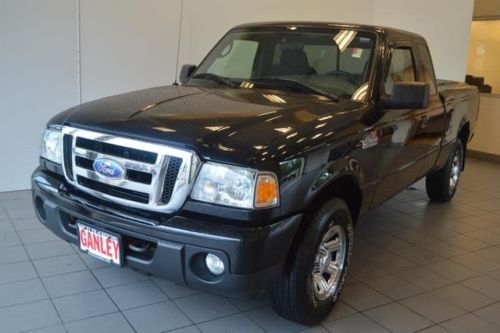 We finance!!! clean carfax one owner xlt 4.0l four wheel drive ext cab