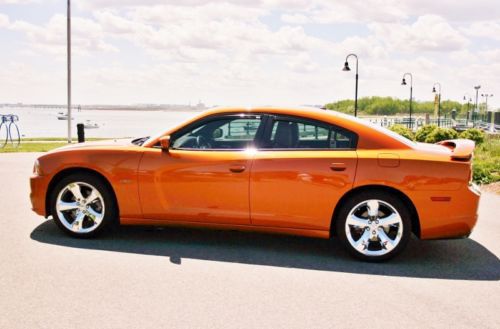 2011 dodge charger r/t max - toxic orange