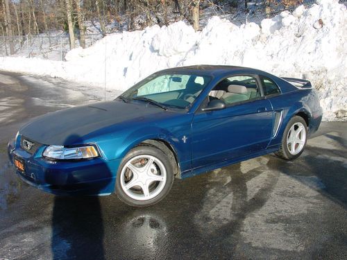 2000 ford mustang 2 door 3.8 v6 manual 5 spd  dark blue