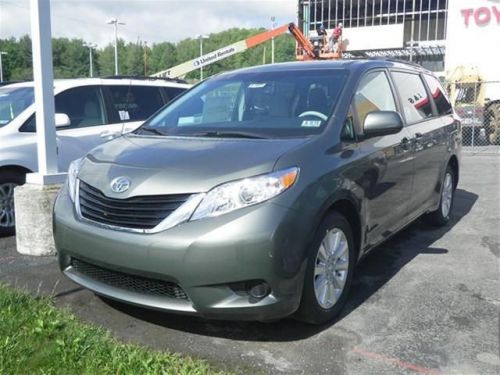 2014 toyota sienna le