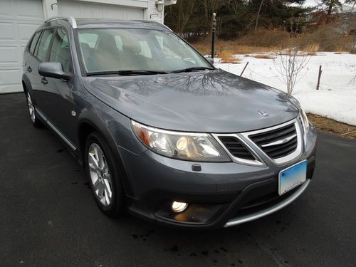 2010 saab 93x  with only 35k miles sunroof  hot seats  bluetooth awd