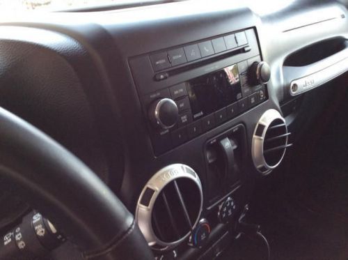 2011 jeep wrangler sahara