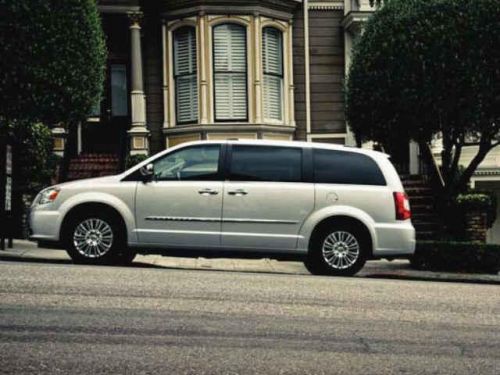 2014 chrysler town & country limited