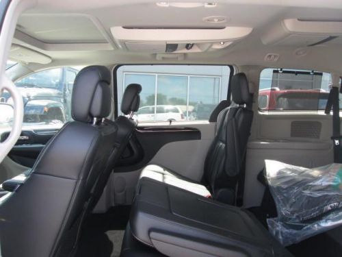 2014 chrysler town & country limited