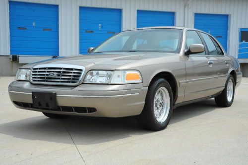Crown vic / only 29k miles / leather seats / pristine cond / 2 owner / michelins