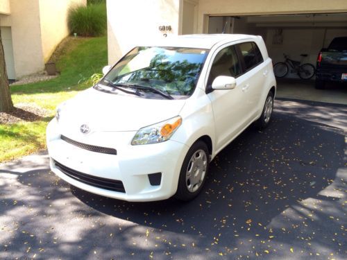 2008 scion xd hatchback 5-door 1.8l like new!!! low miles!! 1 owner