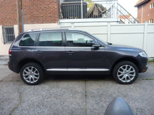 Volkswagen 2010 touareg tdi - 4wd  turbo diesel  navigation lthr 127k clean!