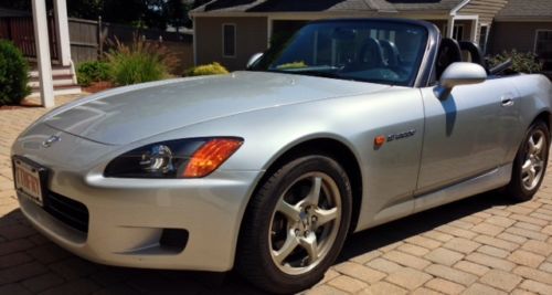 Sweet!! 2002 honda s2000 convertible 2-door 2.0l low mileage showroom condition!