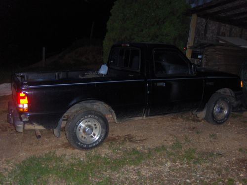 1996 ford ranger 4cyl, 5 speed, new timing belt and water pump, bed liner, 2wd
