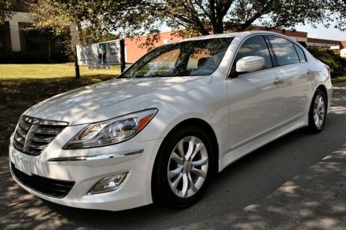 2013 hyundai genesis 3.8 sedan 4-door 3.8l