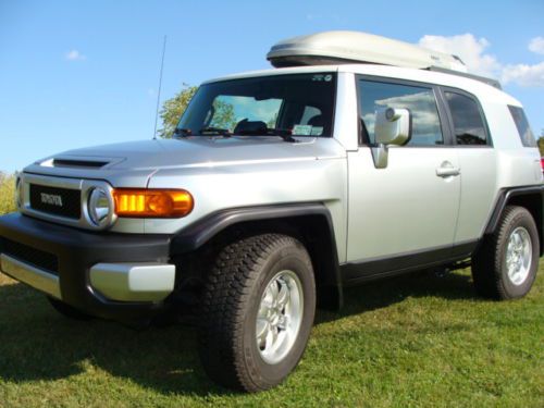 Toyota fj cruiser 6 spd. manual transmission