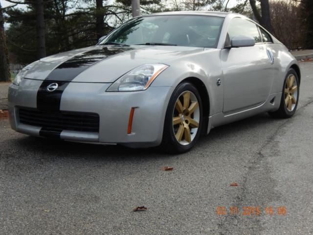 Nissan 350z base coupe 2-door