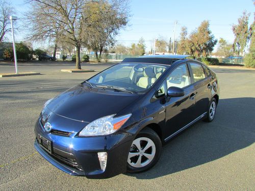 2012 toyota prius 4 sunroof/solar panel pkg navigation bluetooth rear camera wow